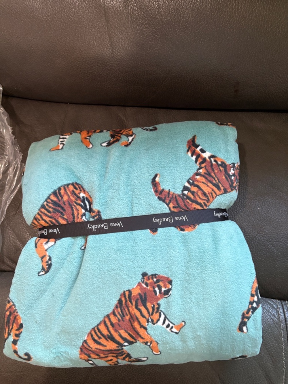 Vera Bradley 80 in by 50 in fleece throw blanket in Bali tigers - Picture 3 of 5